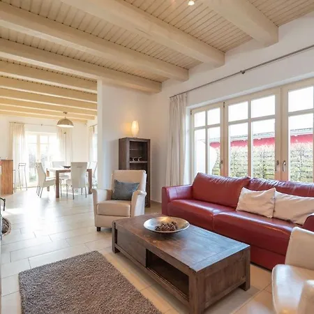 Ferienhaus Karnin B Casa de Férias *