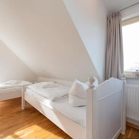 Ferienhaus Karnin B Casa de Férias *